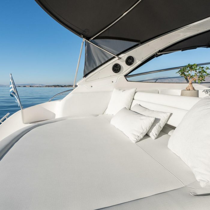 AEGEAN BLUE | Bavaria 40 photo 10