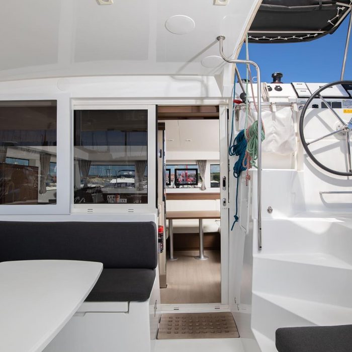 Yolo | Lagoon 40 photo 10