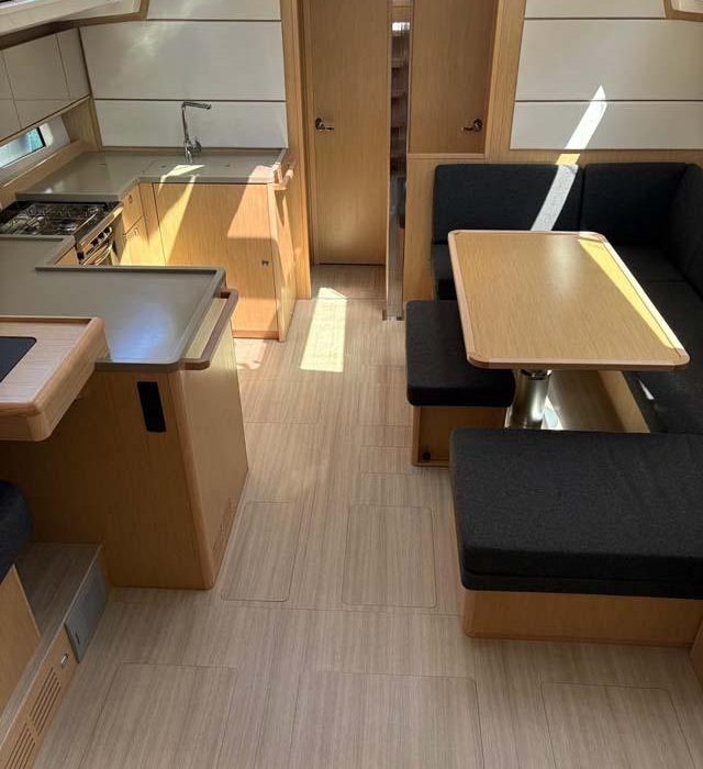 Ara | Bavaria C46 photo 10