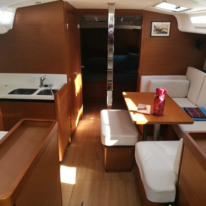 Aitna | Sun Odyssey 440 photo 7