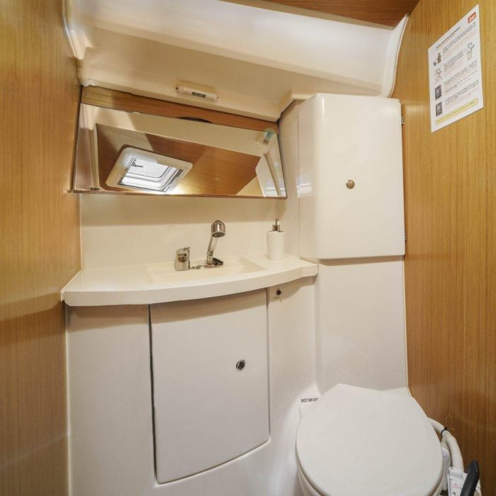 Ema | Sun Odyssey 42i photo 35
