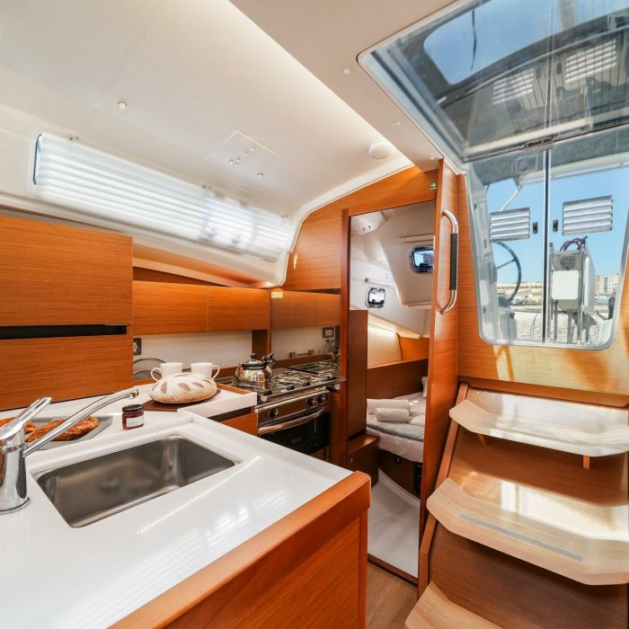 NorthWind 35 | Sun Odyssey 350 photo 9