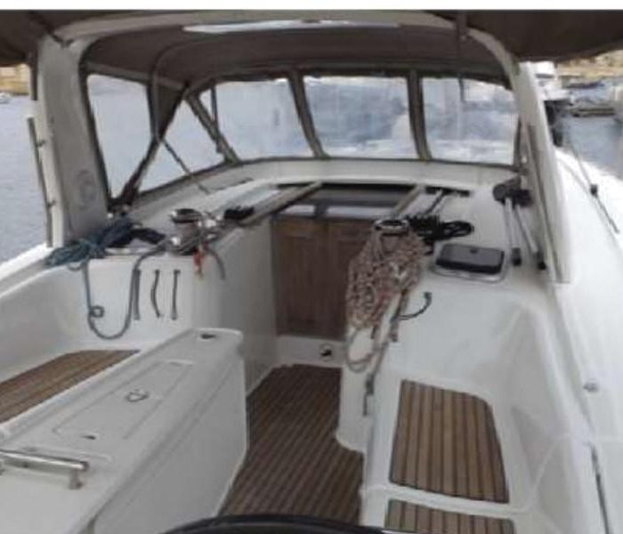 In Compliance | Oceanis 50 Family photo 2