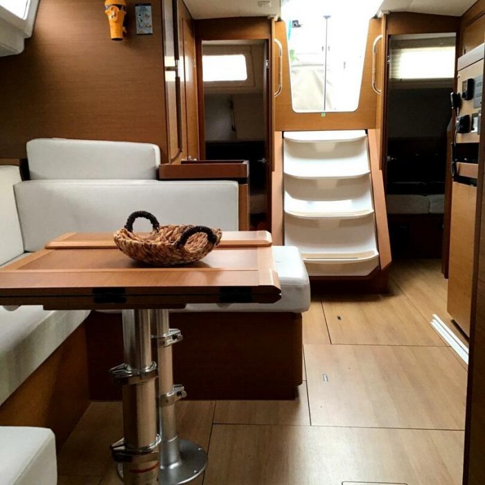 Helia (A/C, Gen. 10kVA, Electric Winch NEW 2022) | Sun Odyssey 490 photo 10