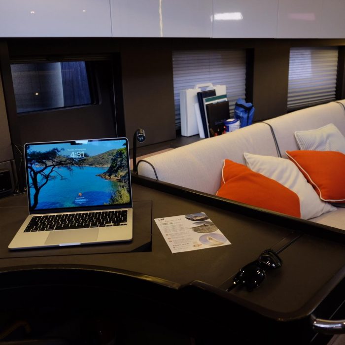 Premium + | Oceanis Yacht 62 photo 35
