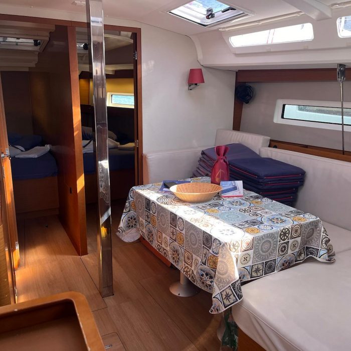 Cicerenella | Sun Odyssey 440 photo 6