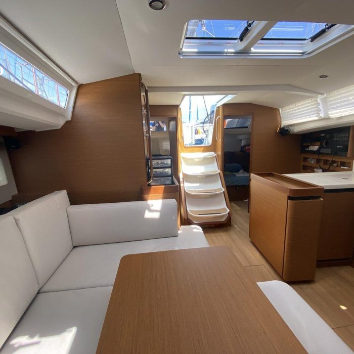 Lornia | Sun Odyssey 440 photo 5