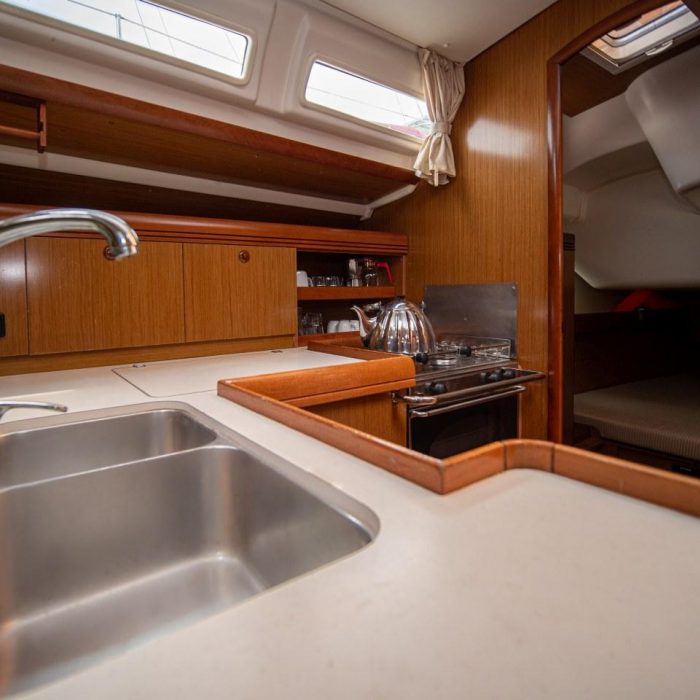 Mila | Sun Odyssey 42i photo 15