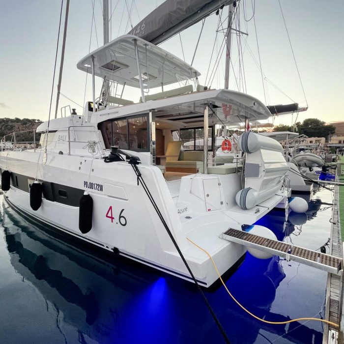 Grand Azure | Bali 4.6 - 5 + 1 cab. photo 4
