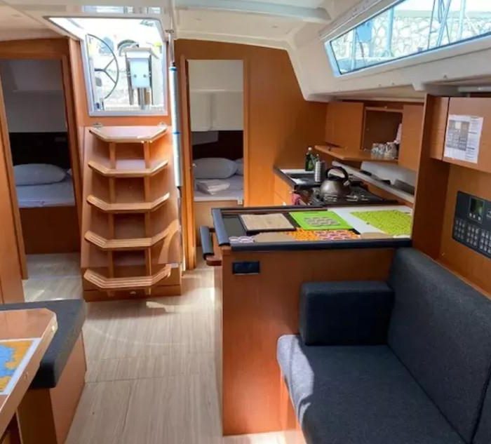 Kalispera | Bavaria C42 photo 5