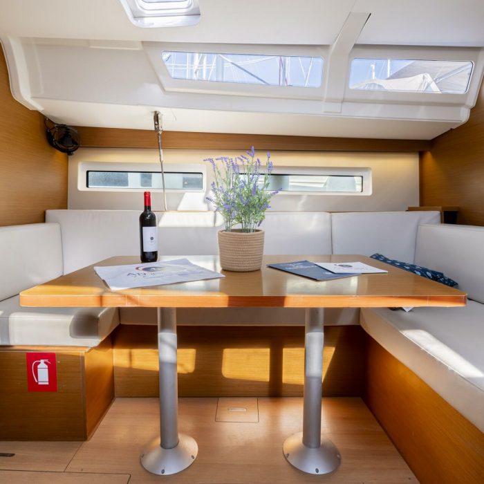 VITAMIN SEA | Sun Odyssey 490 photo 6