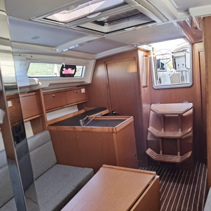 Happy | Bavaria Cruiser 34 photo 7