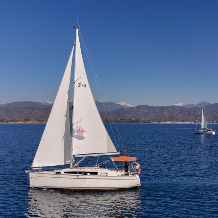 Taz | Bavaria Cruiser 34 photo 8