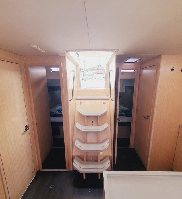 Novara | Bavaria C50 Style photo 14