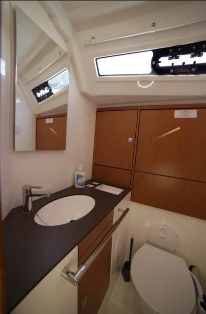 Sail Deneb | Bavaria 46 Cruiser photo 5
