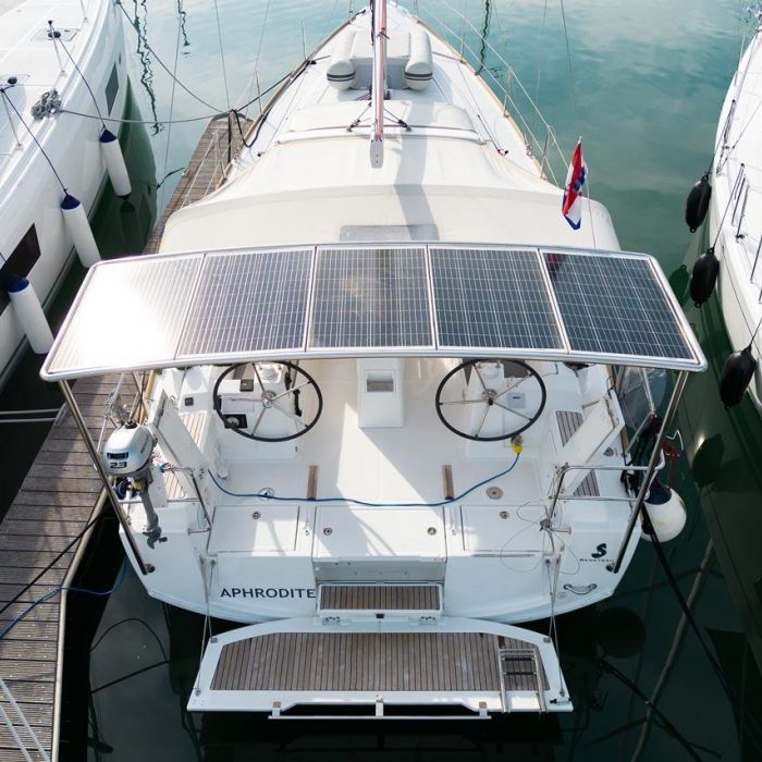 Aphrodite | Oceanis 38 photo 7