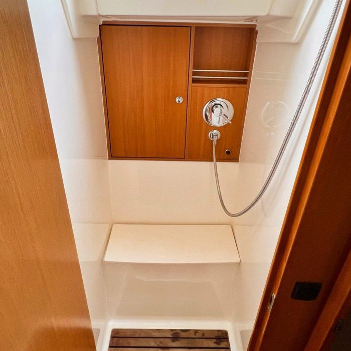 Aquaholic | Bavaria 45 photo 10