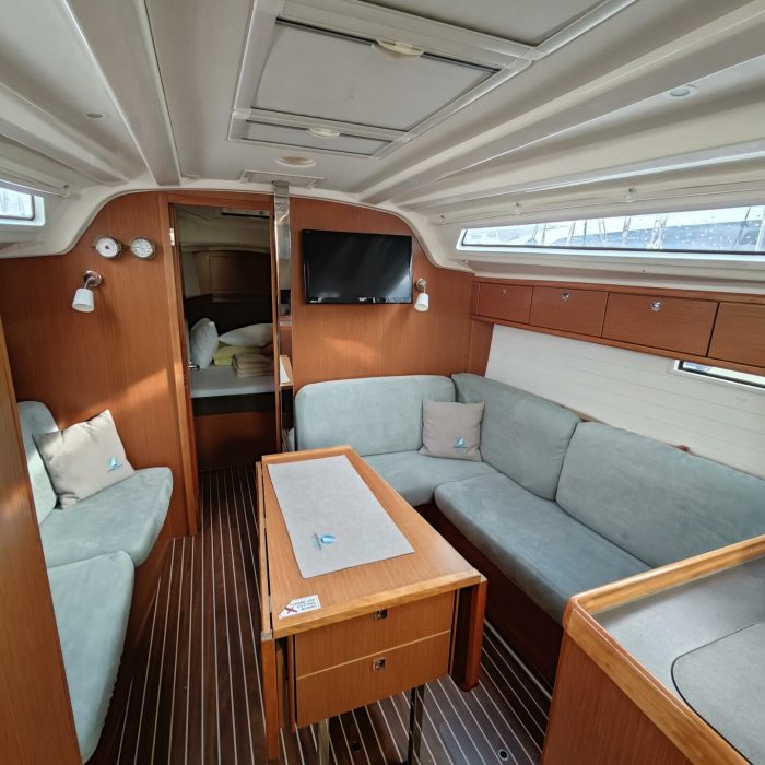 Bura | Bavaria Cruiser 37 photo 11