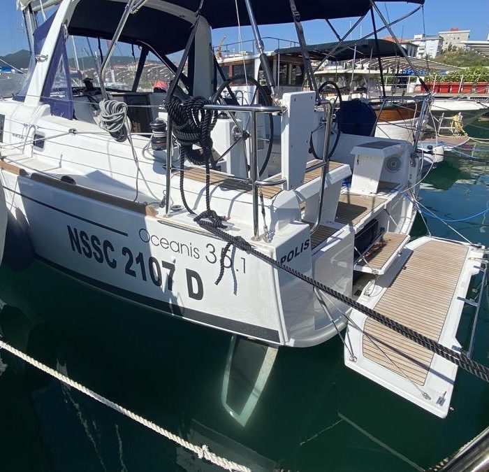 Polis | Oceanis 35.1 photo 9