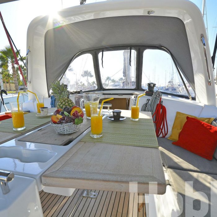 Hobbit | Oceanis 35 photo 13