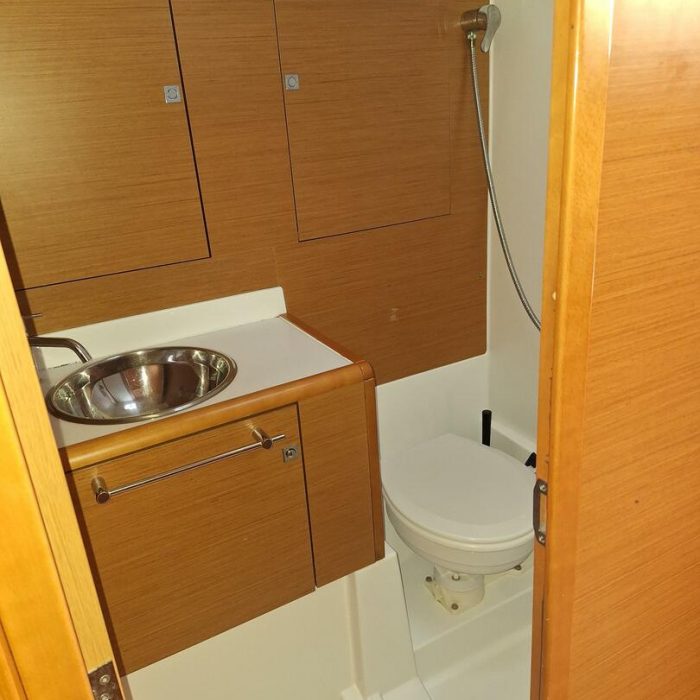 Johanna | Sun Odyssey 439 photo 9