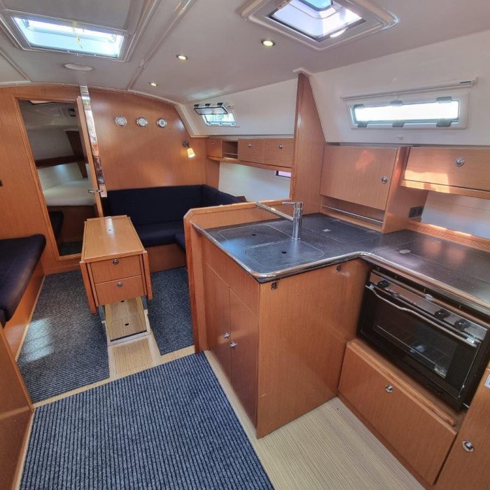Eleven | Bavaria 36 Cruiser photo 5