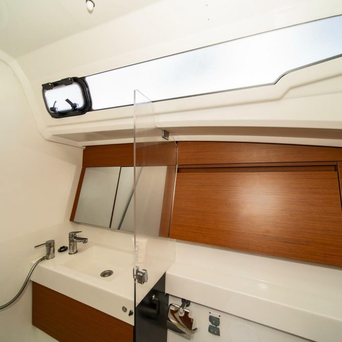 Henry Every | Sun Odyssey 410 photo 25 Henry Every | Sun Odyssey 410 photo 25
