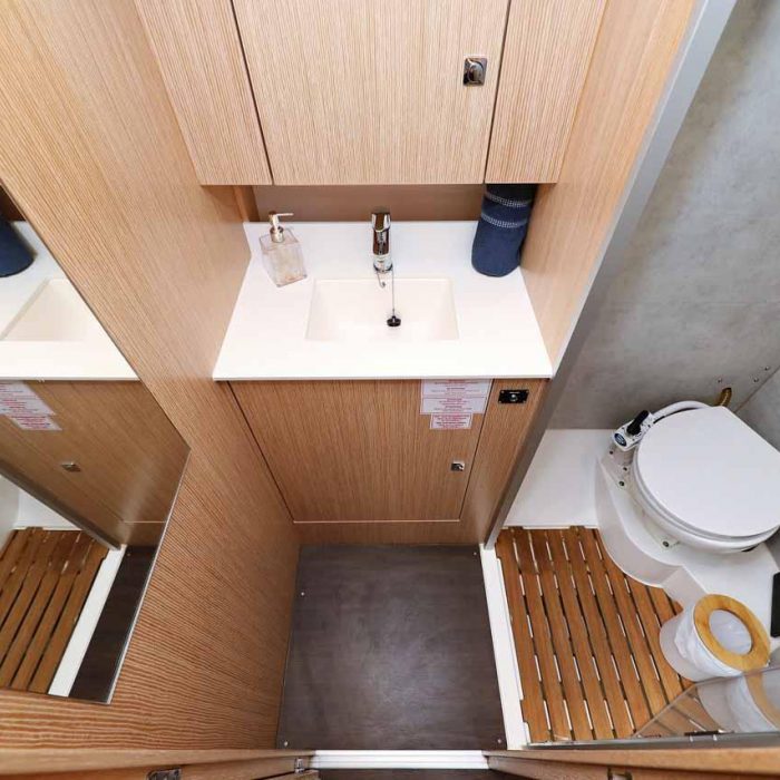 Noana | Bavaria C42 photo 24
