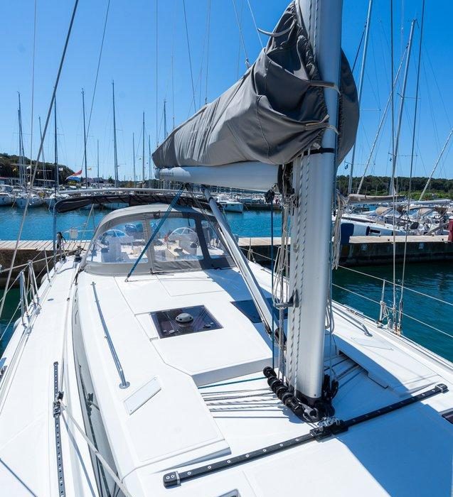 Aria | Bavaria C45 Style photo 3