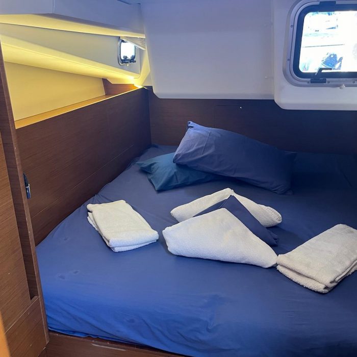Cicerenella | Sun Odyssey 440 photo 9