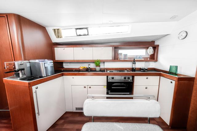 Theia | Oceanis 45 photo 27