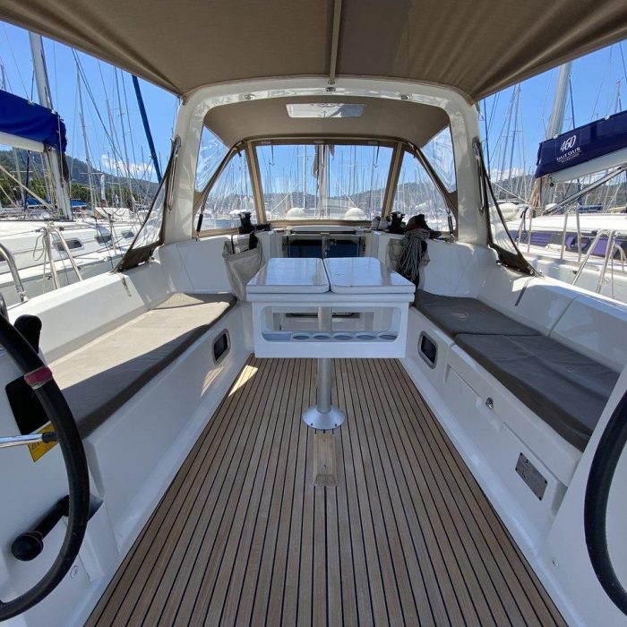 Solar | Oceanis 38 photo 10