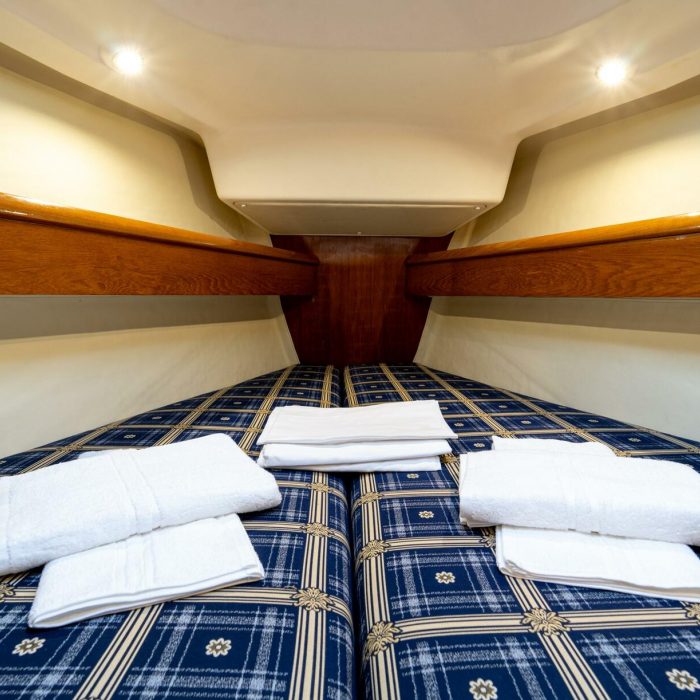 Tatanos | Sun Odyssey 43 photo 25