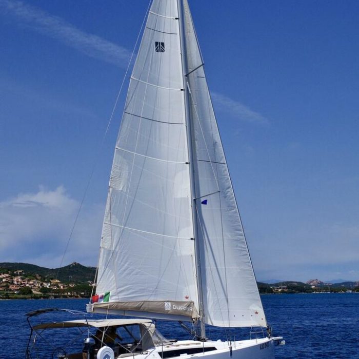 Noah - Water maker, Solar Panel | Dufour 430 photo 3
