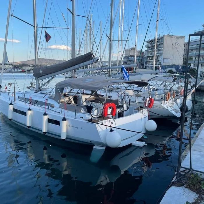 Virginia (A/C, Gen. 10kVA, Watermaker 160L/h, Electric Winch) | Sun Odyssey 440 photo 3