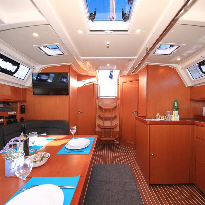 Taurus | Bavaria Cruiser 46 photo 7