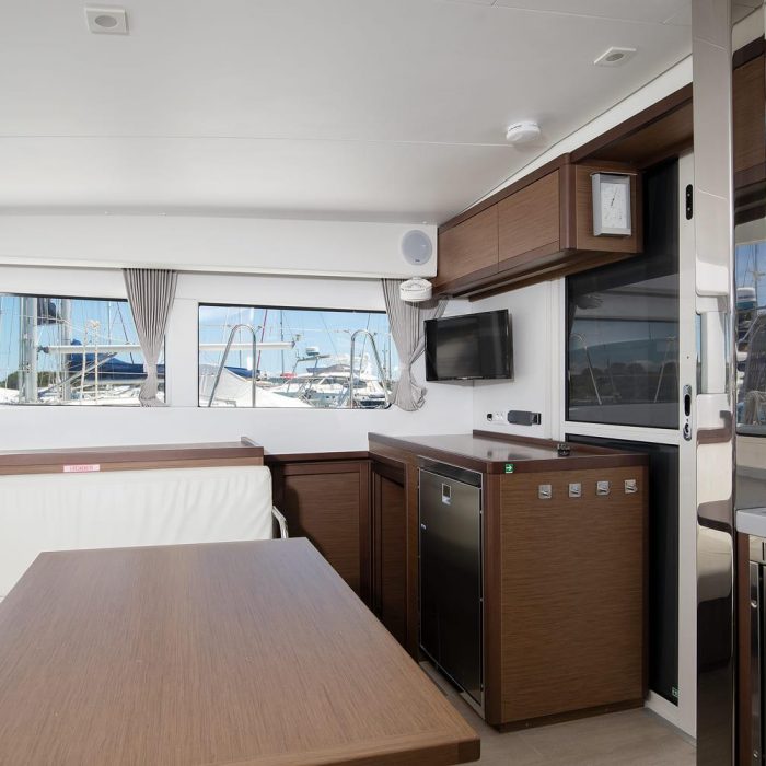 Yolo | Lagoon 40 photo 9