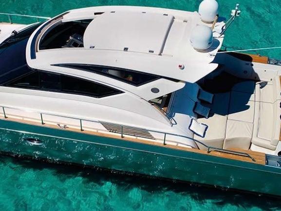 Pa' Que' Mas | Cayman 55 photo 1
