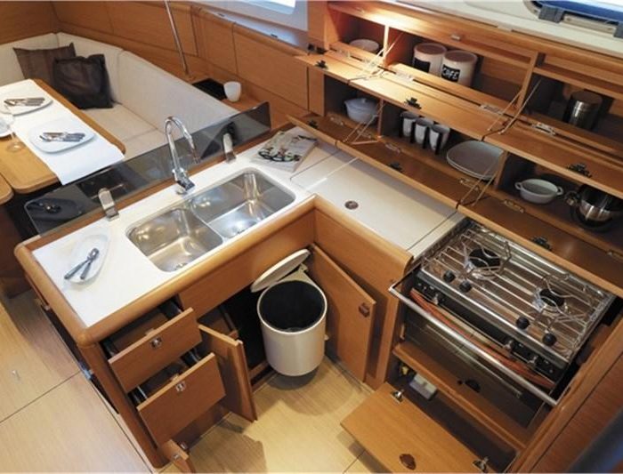 Maluna | Sun Odyssey 389 (3Cab) photo 7