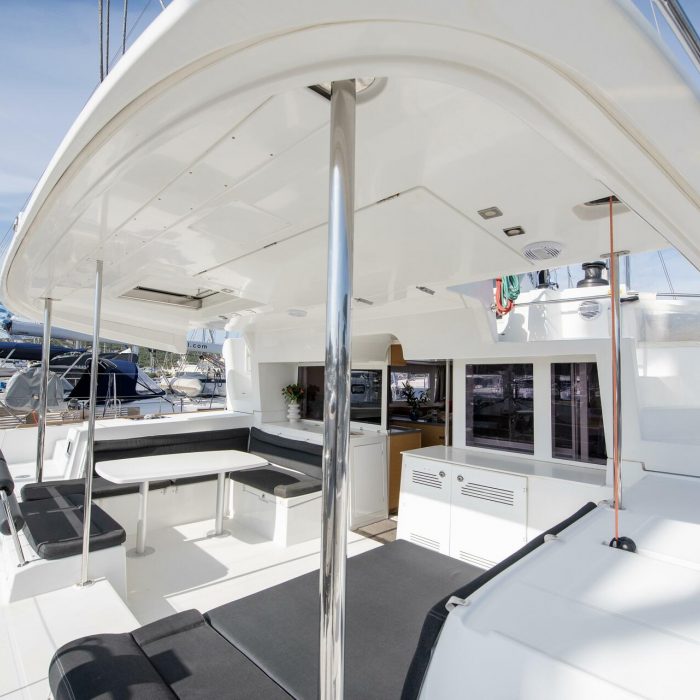 Diva | Lagoon 450 Fly photo 27