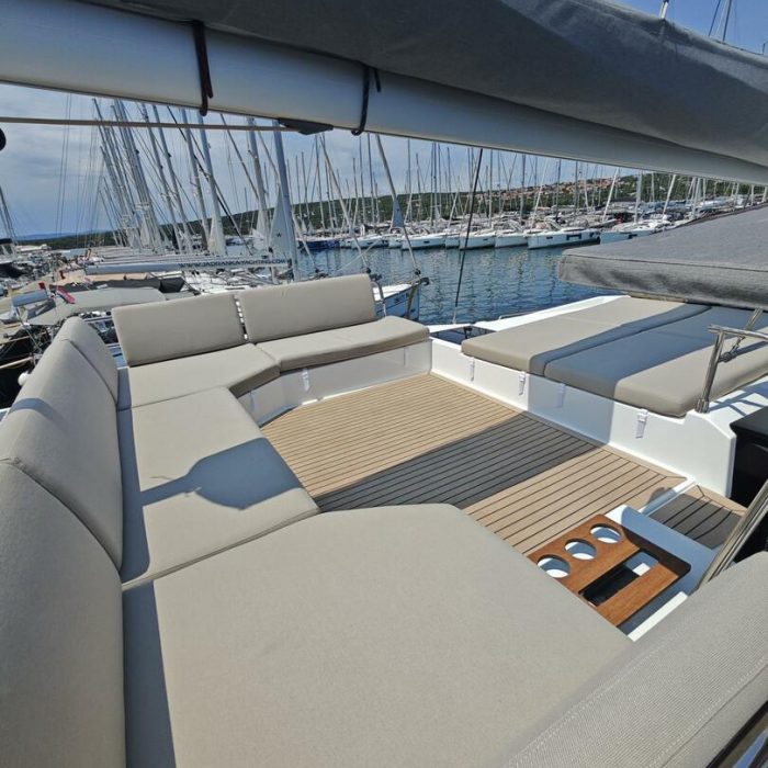 Caramita | Fountaine Pajot Elba 45 photo 8