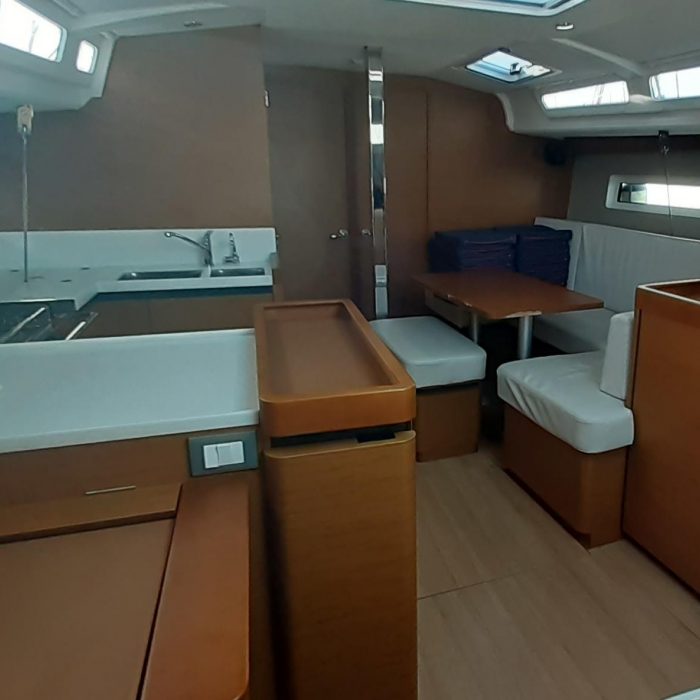 Silvana D | Sun Odyssey 440 photo 8