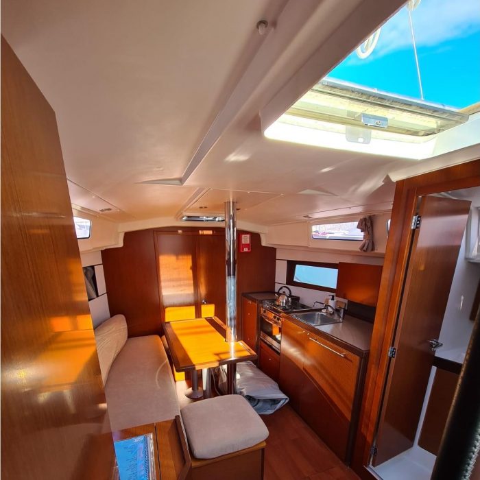 Lampuga | Oceanis 35.1 photo 6