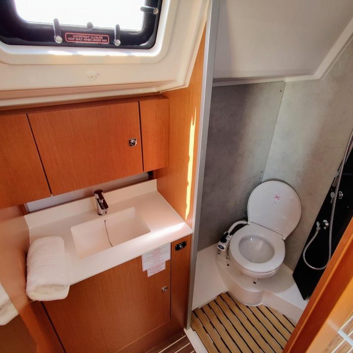 Relax | Bavaria C42 photo 15