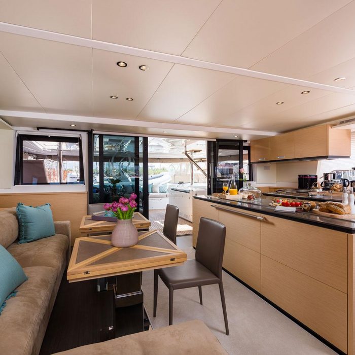 Opal | Lagoon 620 photo 37