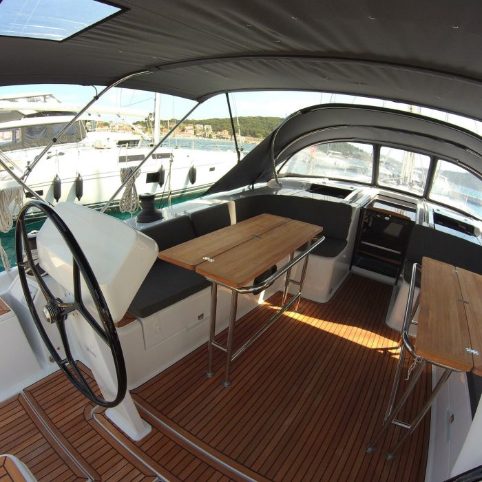 LADY AGA | Hanse 508 photo 5
