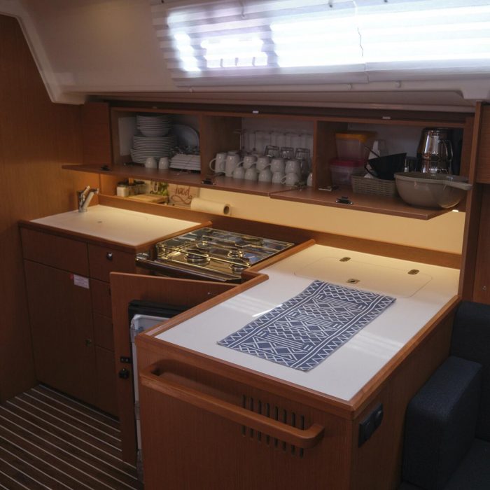 Selene | Bavaria C42 photo 12