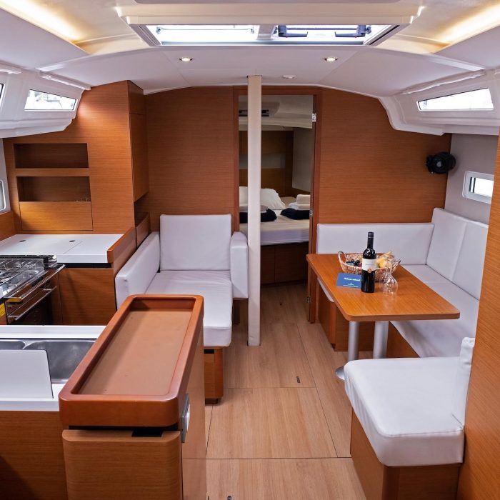 Sky Kiss | Sun Odyssey 410 photo 7