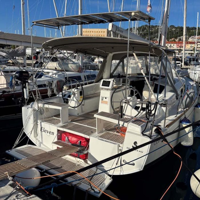 Eleven | Oceanis 38.1 photo 6