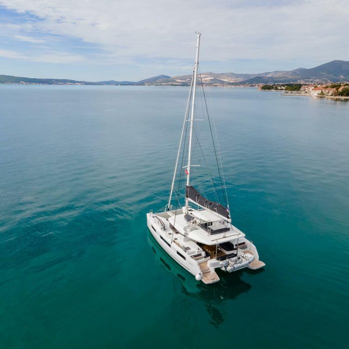 Lavina | Lagoon 51 photo 7